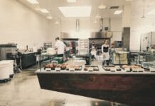 Jak wygląda obsługa w luksusowej restauracji w Dubaju?