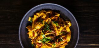 Makarony w Białymstoku – różnorodność smaków i wpływ włoskiej tradycji na kulinaria Podlasia