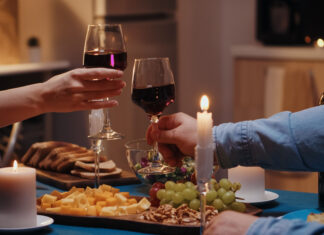 Jak dobierać wino do potraw serwowanych w restauracji?
